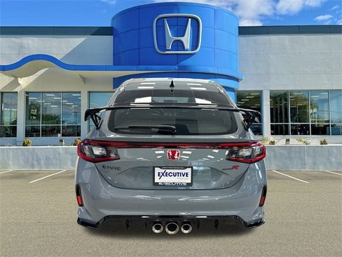 Used 2024 Honda Civic Type R image 3