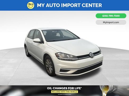Used 2018 Volkswagen Golf S FWD image 1