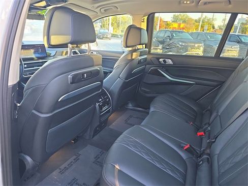 Used 2025 BMW X7 xDrive40i image 14