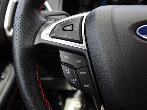 Used 2023 Ford Edge ST-Line image 26