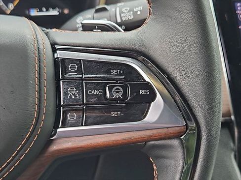 Certified 2025 Jeep Grand Cherokee Summit w/ Luxury Tech Group V AWD/4WD image 22