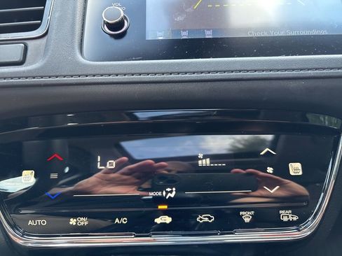 Used 2021 Honda HR-V EX image 17