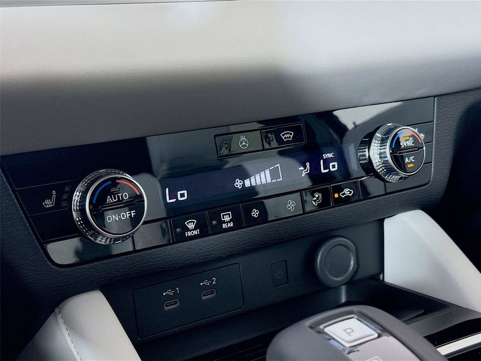 New 2026 Mitsubishi Outlander SE AWD/4WD image 14