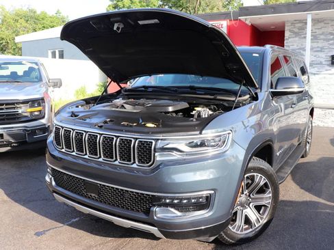 Used 2024 Jeep Wagoneer L Series II w/ Flexible Seating Group AWD/4WD image 60