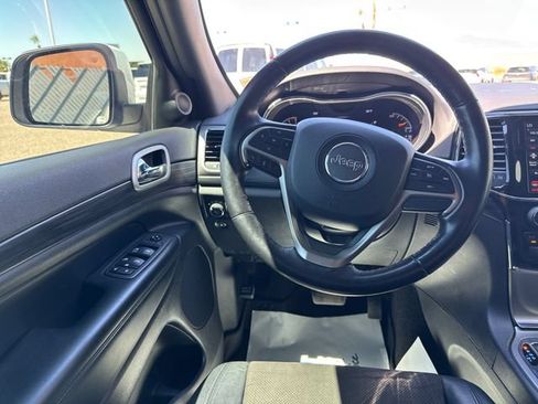 Used 2020 Jeep Grand Cherokee Altitude AWD/4WD image 13