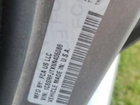 Used 2022 RAM 1500 Laramie AWD/4WD image 7