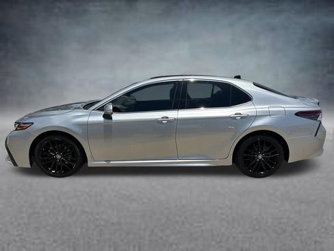 Used 2021 Toyota Camry XSE FWD image 3