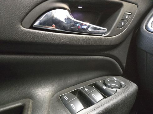 Used 2024 Chevrolet Equinox LT AWD/4WD image 20