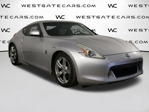 Used 2009 Nissan 370Z Touring RWD image 35