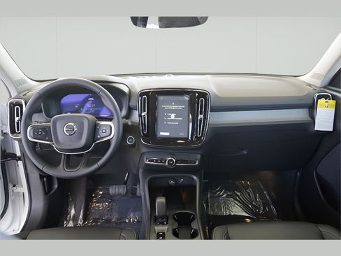 New 2025 Volvo XC40 B5 Core w/ Protection Package Premier image 22