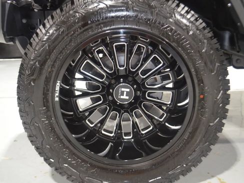 Used 2022 Jeep Gladiator Overland image 12