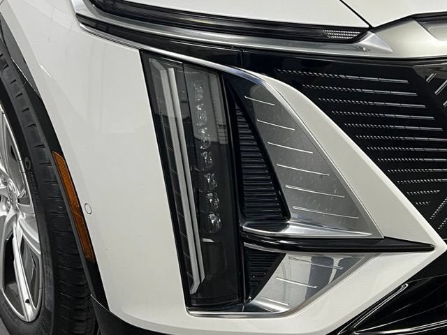 Certified 2024 Cadillac Lyriq Tech w/ Driver Assist Package AWD/4WD image 10