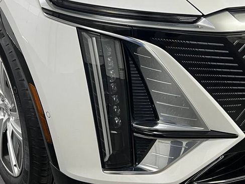 Certified 2024 Cadillac Lyriq Tech w/ Driver Assist Package AWD/4WD image 10
