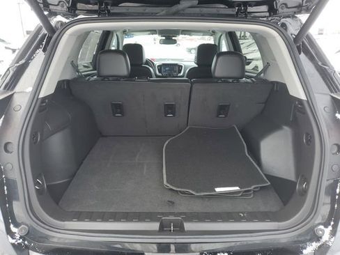 Used 2023 GMC Terrain SLT image 30