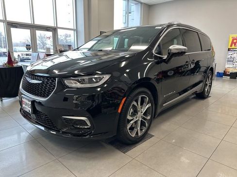 New 2026 Chrysler Pacifica Pinnacle image 17