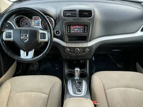 Used 2020 Dodge Journey SE w/ SE Popular Equipment Group image 10