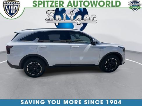 Certified 2025 Kia Sorento S FWD image 10
