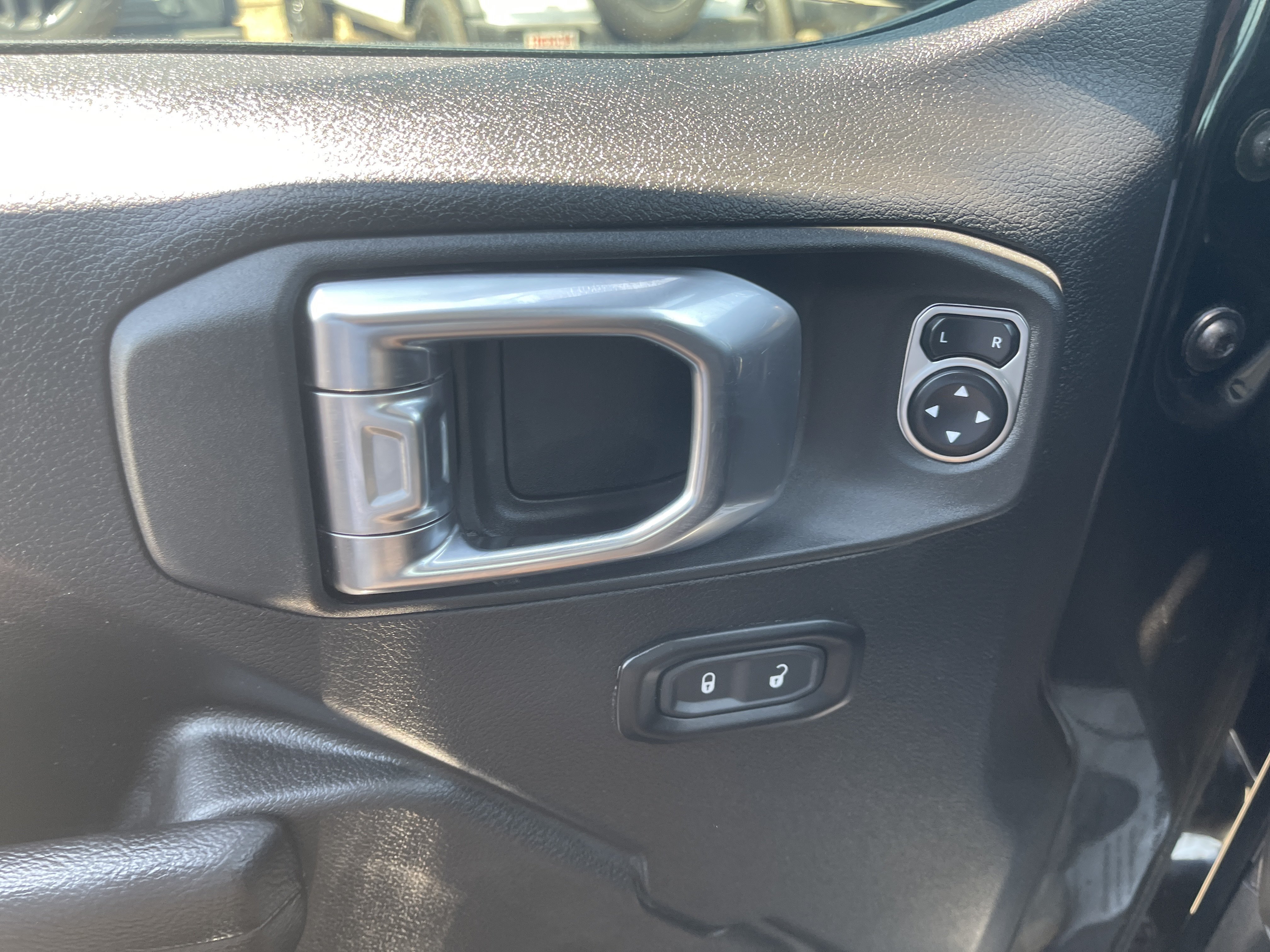 Used 2023 Jeep Gladiator Sport AWD/4WD image 21