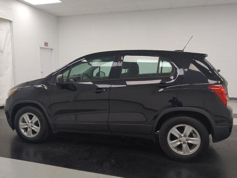 Used 2020 Chevrolet Trax LS FWD image 3