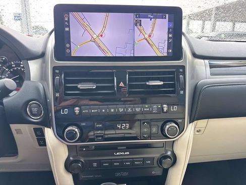 Used 2023 Lexus GX 460 Luxury w/ Accessory Package AWD/4WD image 27