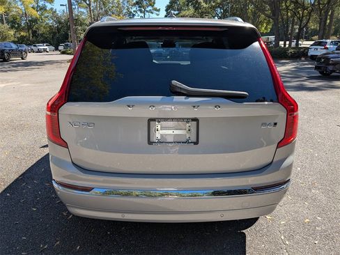 Certified 2025 Volvo XC90 B6 Plus image 5