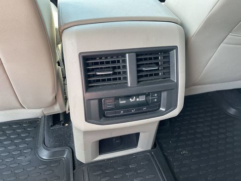 Used 2023 Volkswagen Atlas SE image 20