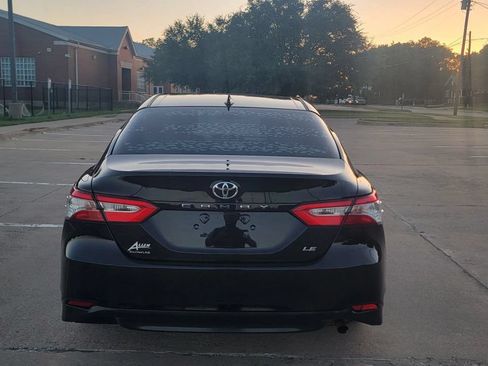 Used 2019 Toyota Camry LE FWD image 10