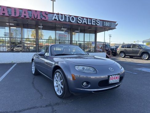 Used 2006 MAZDA MX-5 Miata Grand Touring w/ Premium Pkg image 9