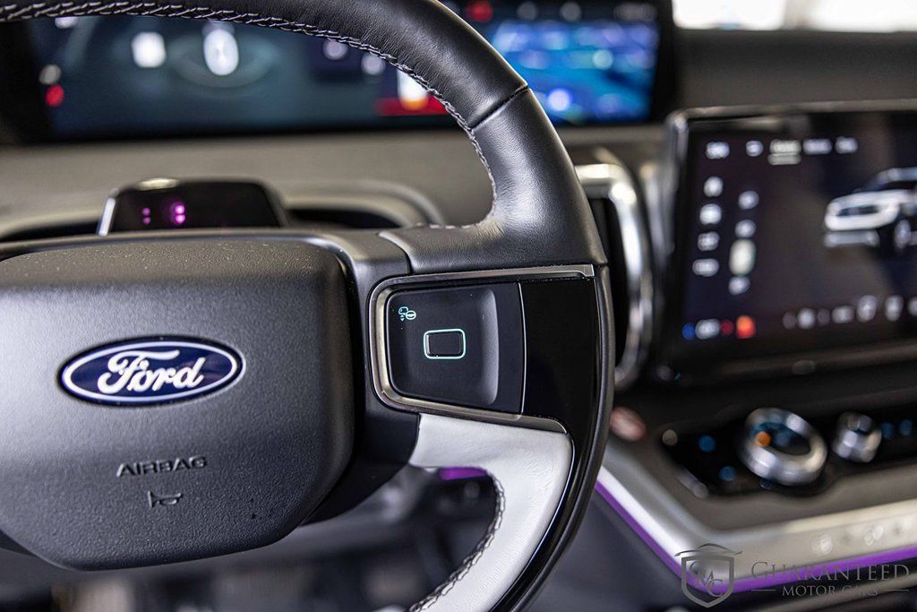 Used 2025 Ford Expedition Platinum AWD/4WD image 27