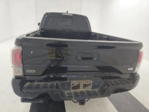 Used 2022 Toyota Tacoma TRD Sport w/ TRD Premium Sport Package AWD/4WD image 22