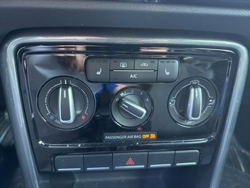 Used 2018 Volkswagen Beetle 2.0T S image 23