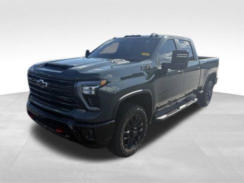 Used 2026 Chevrolet Silverado 3500 LT w/ Trail Boss Package AWD/4WD image 3