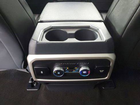 Used 2022 Ford Expedition Max XLT image 16