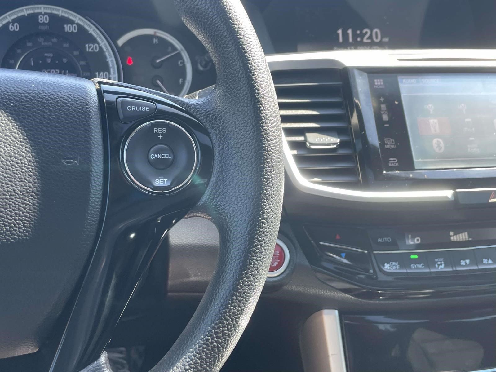 Used 2017 Honda Accord EX image 22