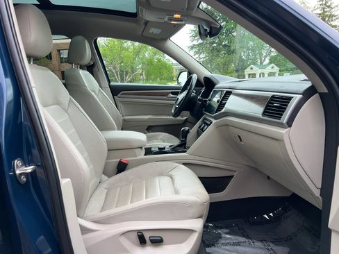 Used 2019 Volkswagen Atlas SEL Premium AWD/4WD image 16