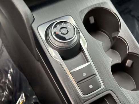 Used 2023 Ford Escape SE image 30