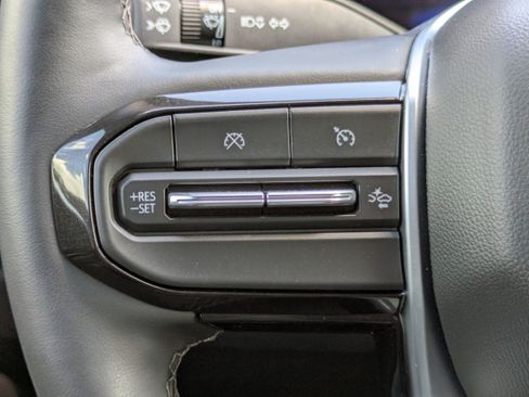 Used 2024 Chevrolet Colorado LT w/ LT Convenience Package III image 15