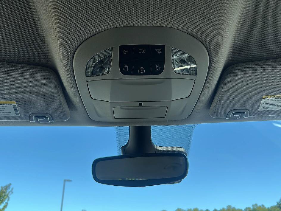 Used 2024 Chrysler Pacifica Touring-L FWD image 36