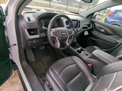 Used 2024 GMC Terrain SLT AWD/4WD image 7