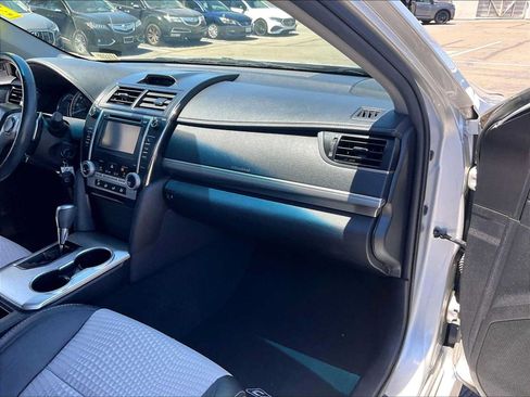 Used 2013 Toyota Camry SE FWD image 18