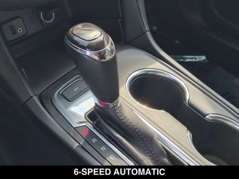 Used 2018 Chevrolet Equinox LT AWD/4WD image 7