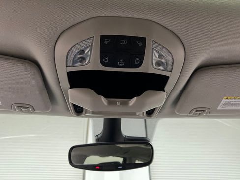 Used 2024 Chrysler Pacifica Limited FWD image 71