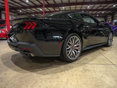 Used 2024 Ford Mustang GT Premium image 8