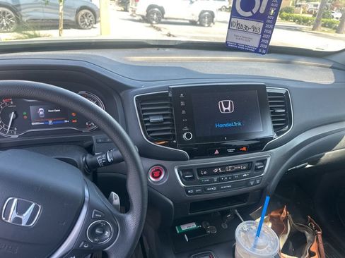 Used 2023 Honda Ridgeline Sport image 6