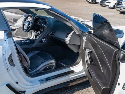 Used 2019 Chevrolet Corvette Z06 RWD image 23