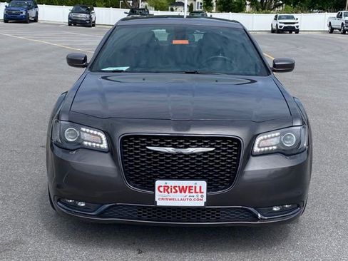 Used 2019 Chrysler 300 S RWD image 8