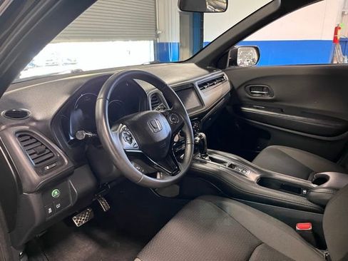 Used 2021 Honda HR-V Sport image 22