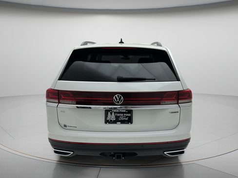 Used 2025 Volkswagen Atlas SE AWD/4WD image 6