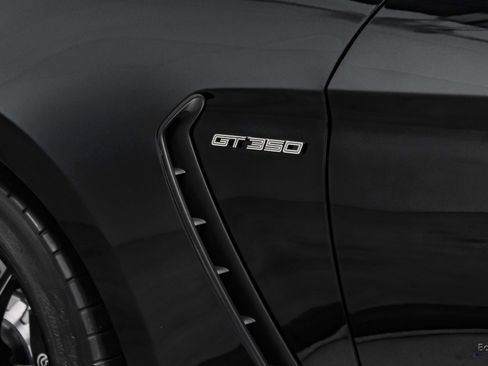 Used 2015 Ford Mustang Shelby GT350 RWD image 32