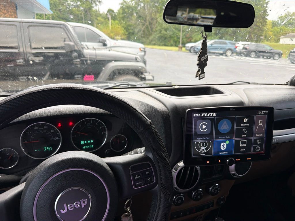 Used 2011 Jeep Wrangler Unlimited Rubicon w/ Dual Top Group AWD/4WD image 2